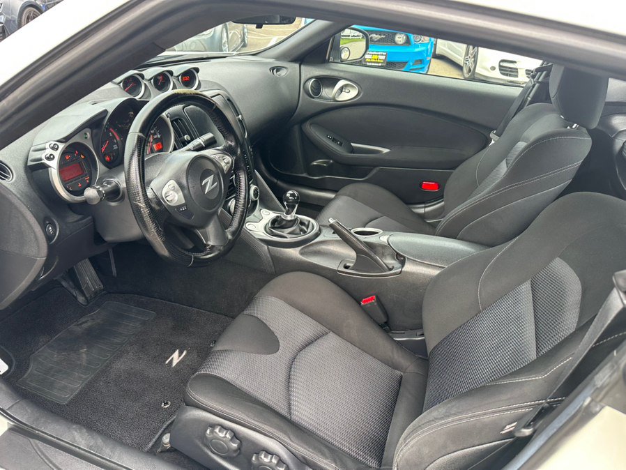 Used 2013 Nissan 370Z Coupe w/ Sport Pkg RWD image 11