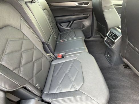 Used 2026 Volkswagen Atlas Cross Sport SE FWD image 32