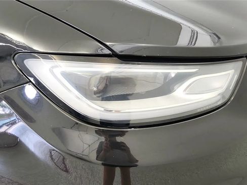 Used 2023 Chrysler Pacifica Touring-L FWD image 15