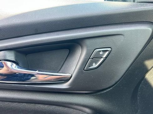 Used 2022 Chevrolet Malibu LT FWD image 17
