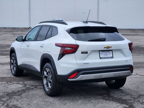 Used 2026 Chevrolet Trax LT image 7