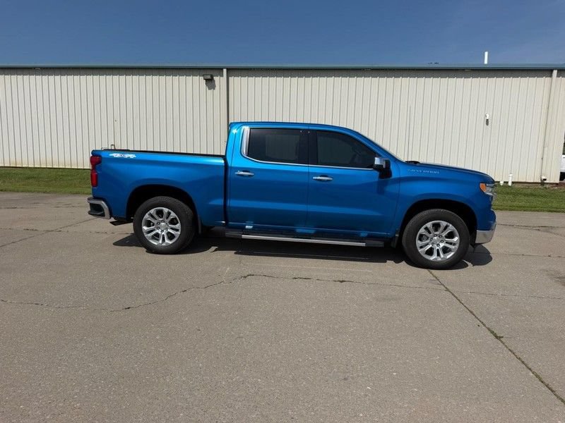 Used 2023 Chevrolet Silverado 1500 LTZ w/ Technology Package AWD/4WD image 2