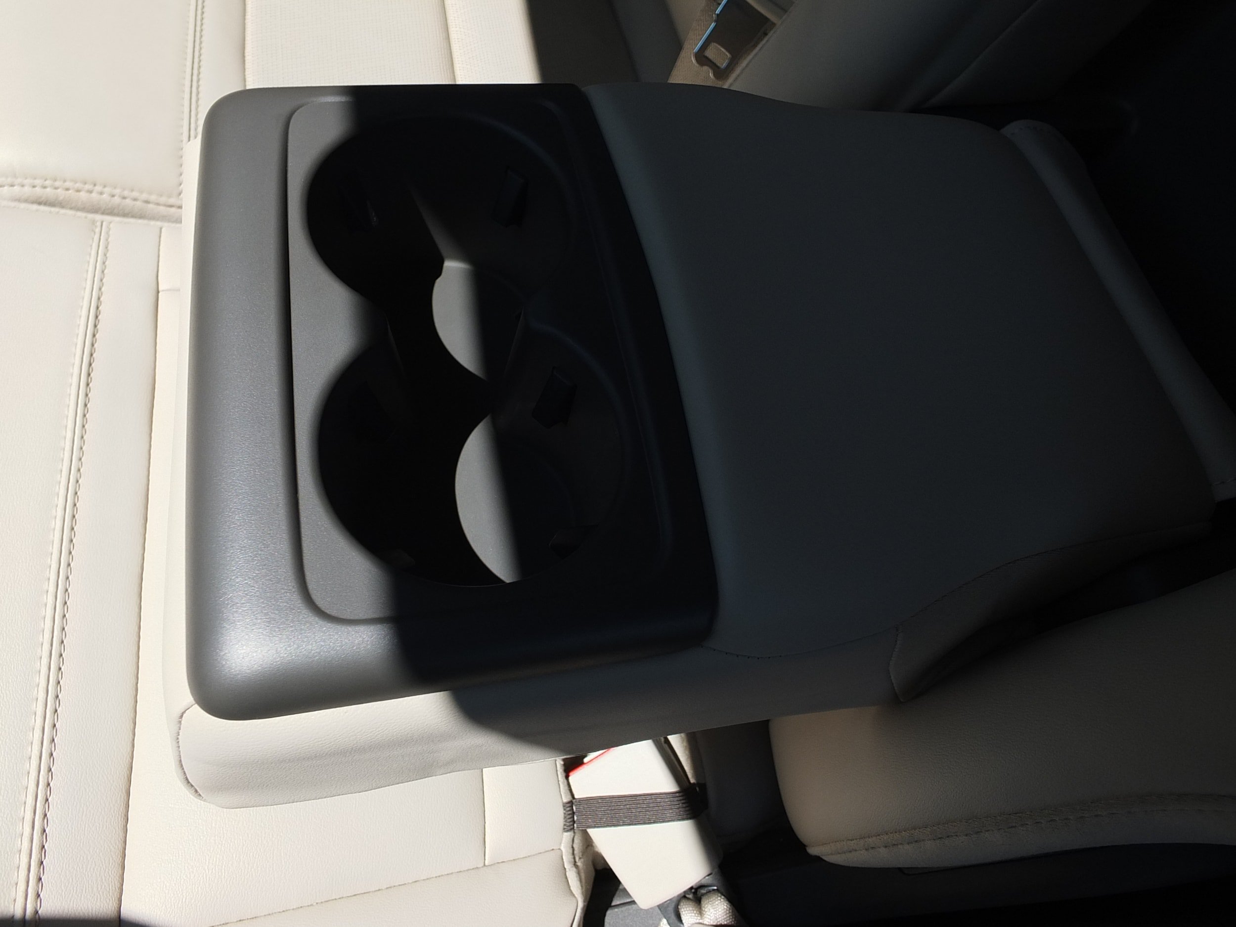 Used 2022 Ford Explorer Platinum w/ Technology Package AWD/4WD image 20