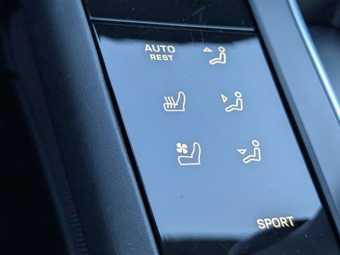 Certified 2023 Porsche Macan S image 17