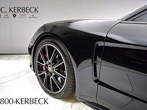 Used 2023 Porsche Panamera GTS image 11