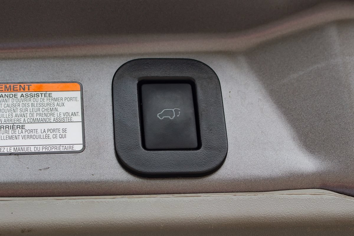 Used 2020 Toyota Sienna SE Premium FWD image 22