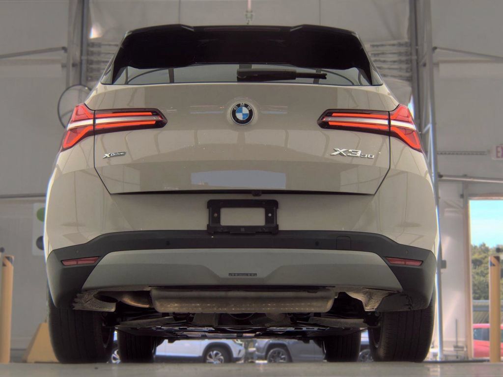 Used 2025 BMW X3 xDrive30i w/ Premium Package AWD/4WD image 2