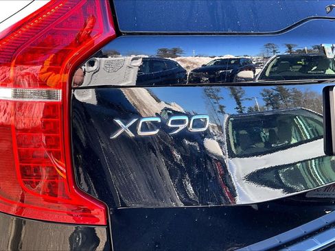 Used 2023 Volvo XC90 B6 Plus w/ Protection Package Premier image 31