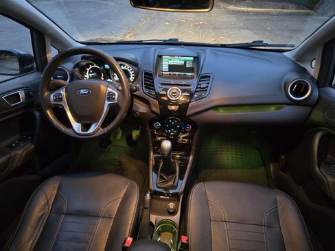Used 2014 Ford Fiesta Titanium image 15