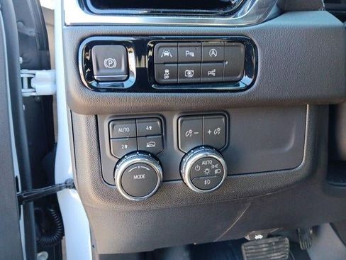 New 2026 GMC Yukon XL Denali w/ Sun & Power Step Package AWD/4WD image 10