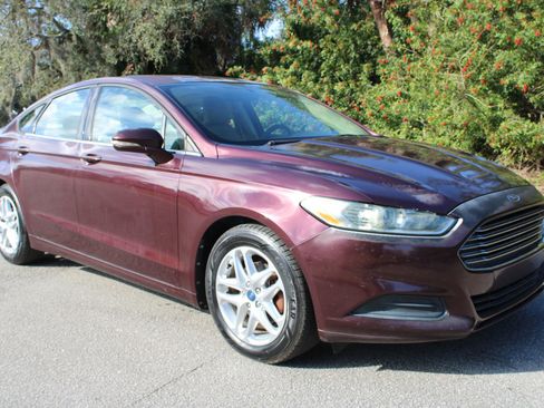 Used 2013 Ford Fusion SE image 12