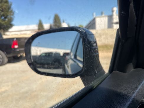 Used 2022 Kia Telluride EX w/ EX Premium Package image 26