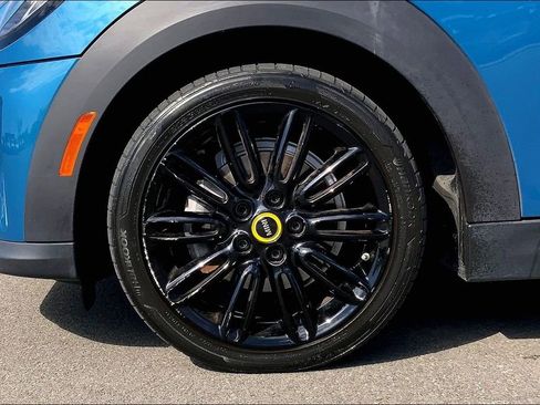 Certified 2024 MINI Cooper SE image 10