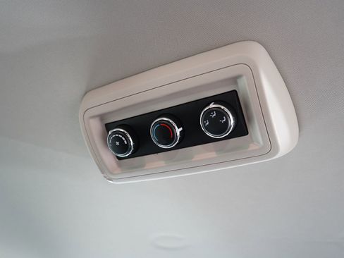 Used 2018 Dodge Grand Caravan SE w/ Rear Park Assist Package image 14