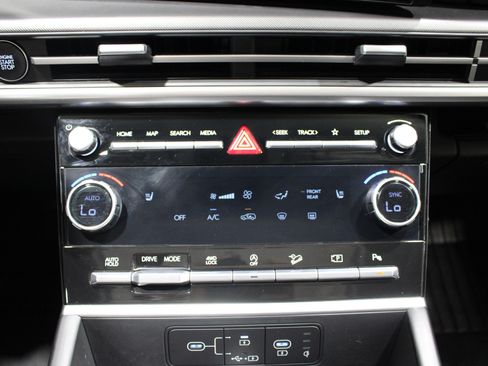 Used 2024 Hyundai Santa Fe XRT AWD/4WD image 17