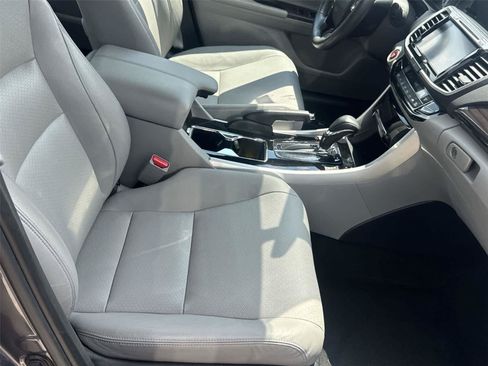 Used 2016 Honda Accord EX-L image 18