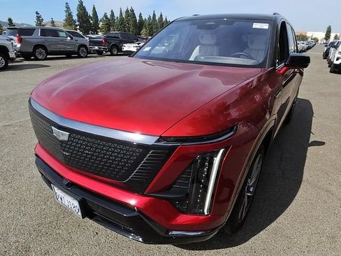 Used 2026 Cadillac Vistiq Sport AWD/4WD image 3