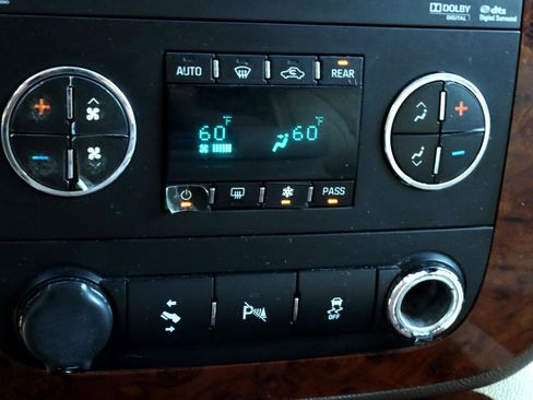 Used 2012 Chevrolet Tahoe LTZ image 10