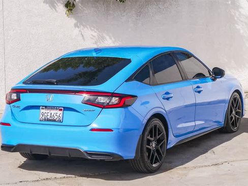 Used 2023 Honda Civic Sport image 7