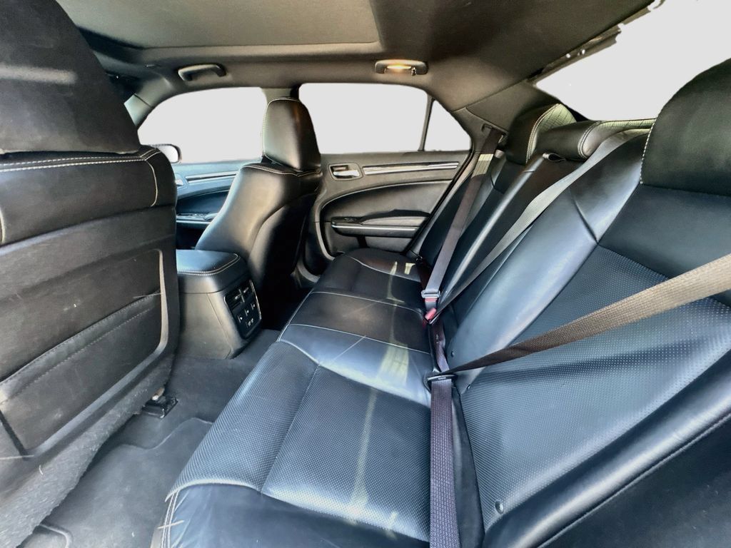 Used 2022 Chrysler 300 S w/ Comfort Group RWD image 26