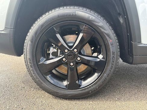 New 2025 Jeep Grand Cherokee L Limited w/ Black Appearance Package image 11