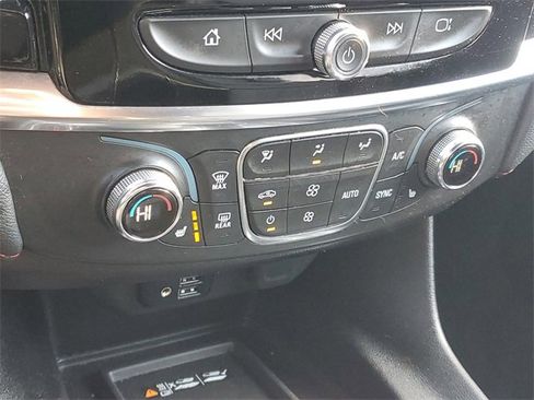 Certified 2023 Chevrolet Traverse RS image 30