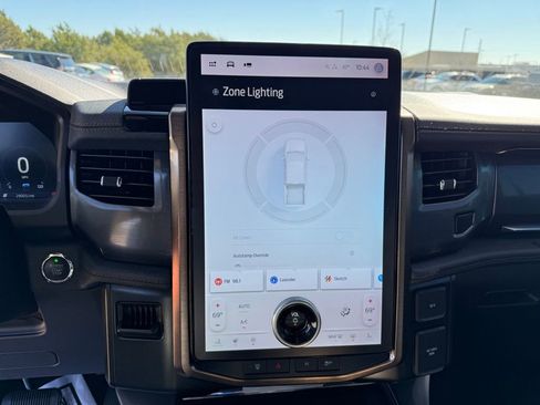 Used 2022 Ford F150 Lightning Lariat image 17