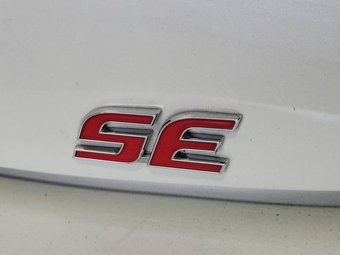 Used 2019 Toyota Corolla SE FWD image 7