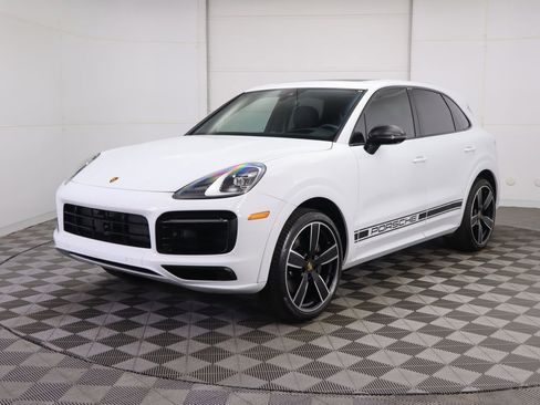 Used 2023 Porsche Cayenne Platinum Edition image 1