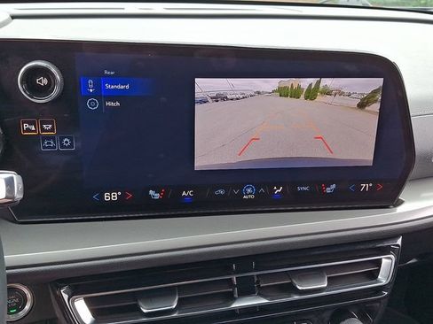 Used 2026 Chevrolet Traverse LT AWD/4WD image 19