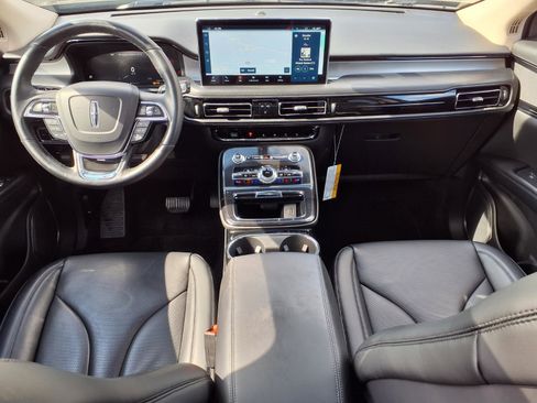 Used 2023 Lincoln Nautilus Reserve AWD/4WD image 11