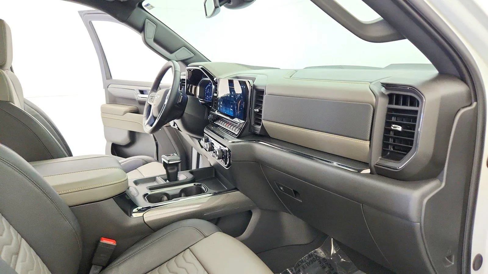 Used 2025 Chevrolet Silverado 1500 ZR2 AWD/4WD image 34