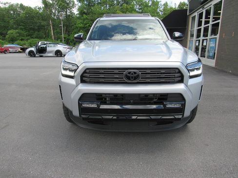 Used 2025 Toyota 4Runner Platinum AWD/4WD image 9