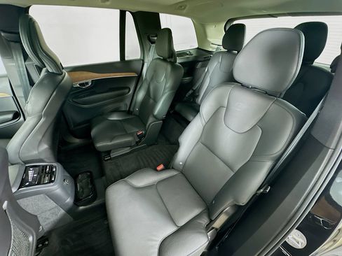 Used 2025 Volvo XC90 T8 Plus w/ Protection Package Premier AWD/4WD image 35