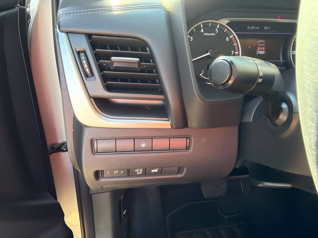 Used 2025 Nissan Rogue SV FWD image 26