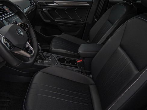 New 2024 Volkswagen Tiguan SE R-Line image 8