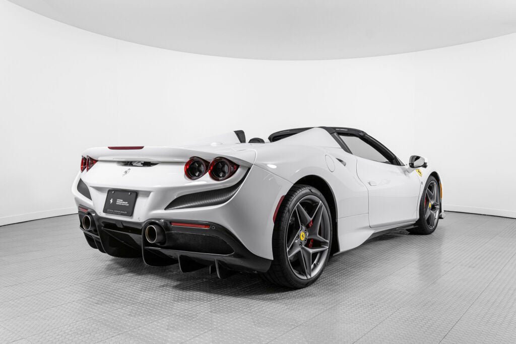 Used 2022 Ferrari F8 Tributo RWD image 11