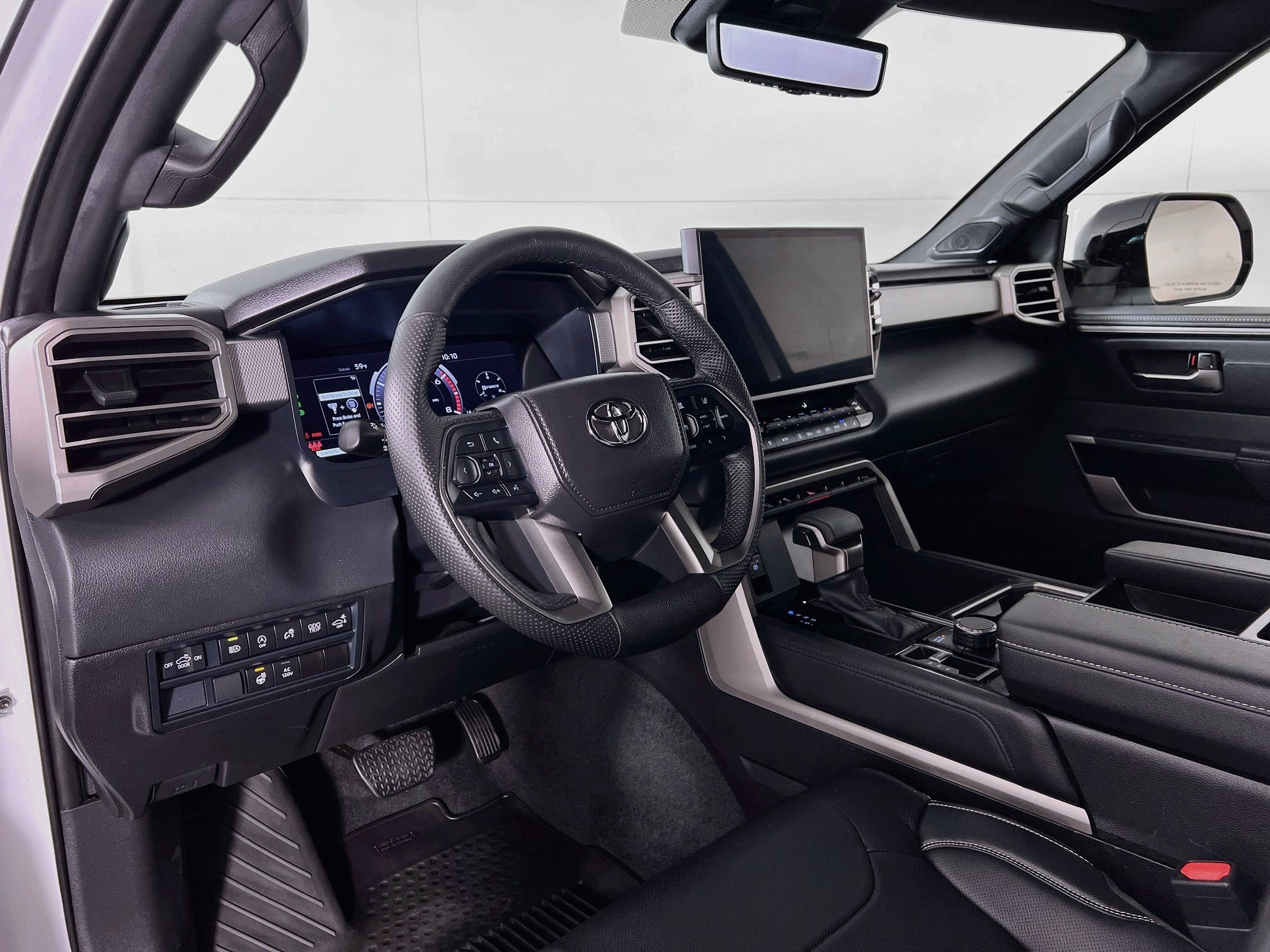 Used 2026 Toyota Tundra Limited AWD/4WD image 9
