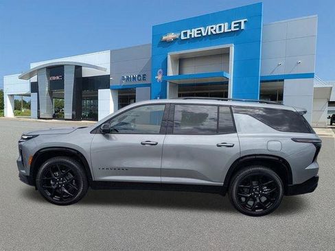 New 2026 Chevrolet Traverse RS w/ LPO, Floor Liner Package FWD image 8