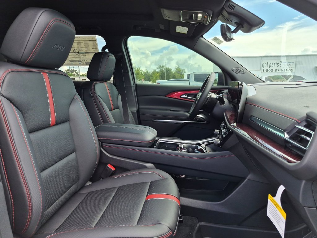 New 2026 Chevrolet Traverse RS w/ LPO, Floor Liner Package FWD image 31
