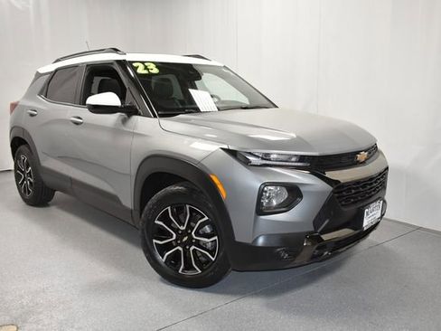 Certified 2023 Chevrolet TrailBlazer ACTIV w/ Sun and Liftgate Package AWD/4WD image 2