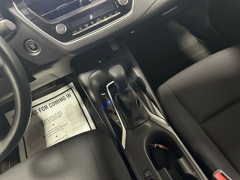 Used 2025 Toyota Corolla LE w/ LE Premium Package image 37