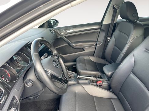 Used 2019 Volkswagen Golf SE w/ Driver Assistance Package image 22
