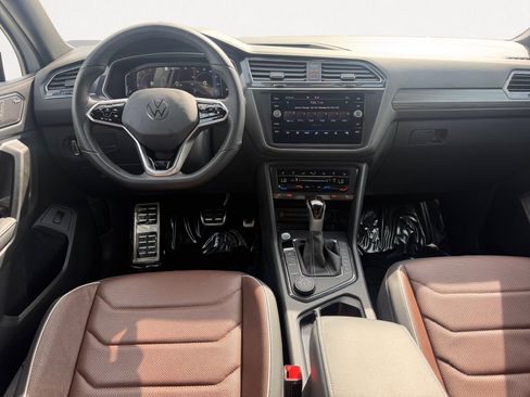 Used 2024 Volkswagen Tiguan SEL R-Line w/ MDO Package, Two-Row AWD/4WD image 3