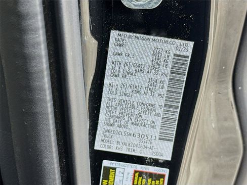 Used 2025 Nissan Frontier SV image 13