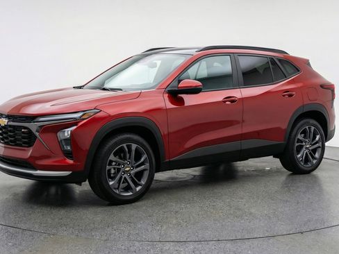 Used 2025 Chevrolet Trax LT w/ LT Convenience Package image 3