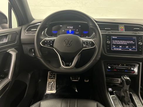 Used 2023 Volkswagen Tiguan SE R-Line image 16