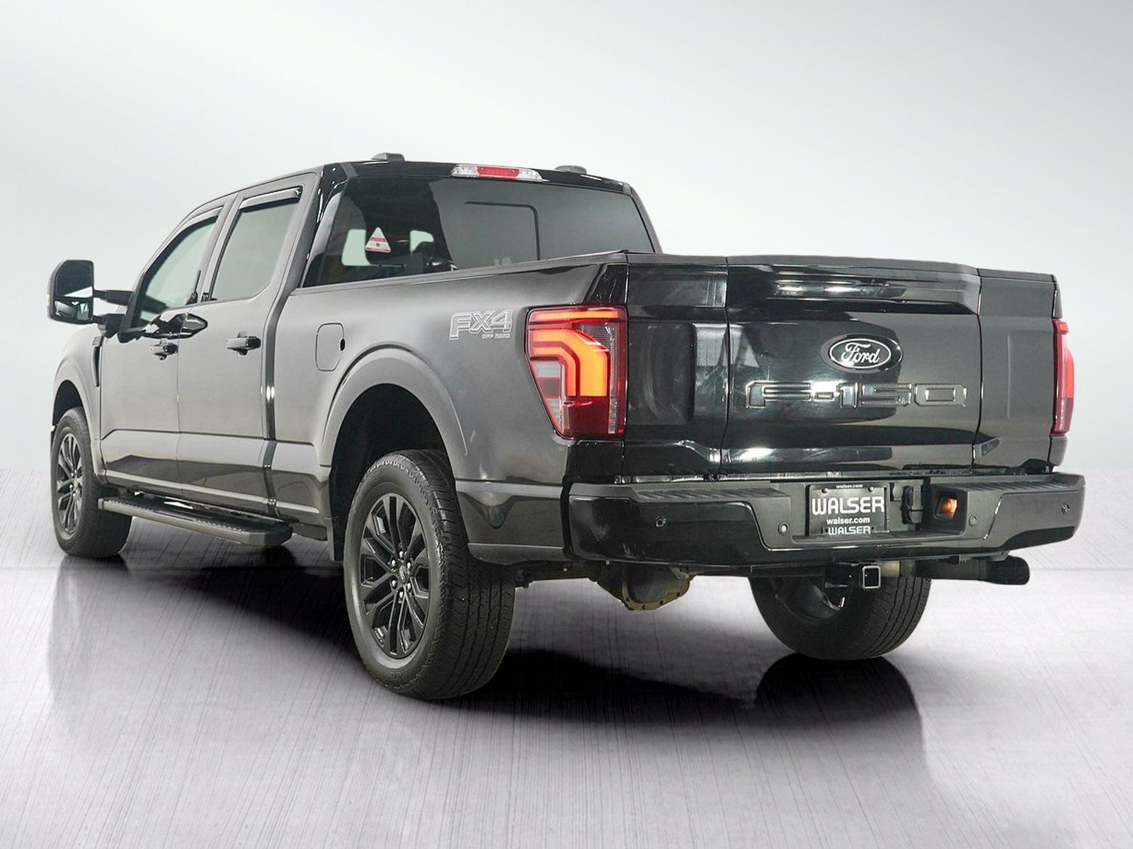 Used 2024 Ford F150 Lariat w/ Bed Utility Package AWD/4WD image 4