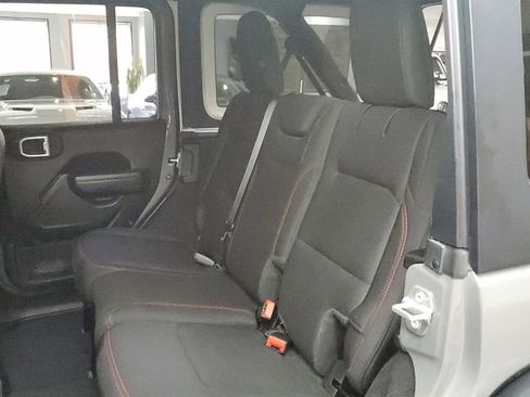 Used 2022 Jeep Wrangler Unlimited Rubicon image 14