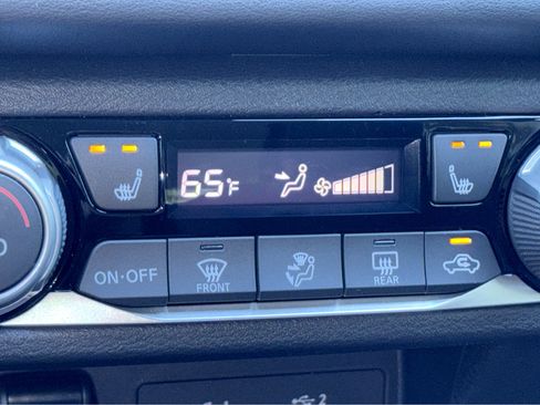 New 2025 Nissan Versa SR w/ Trunk Package image 12